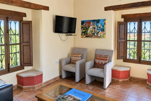 Castle Tower apartment in rural holiday park 'Picasso' - Housity