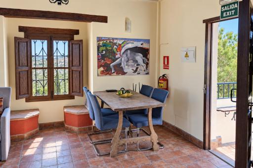 Castle Tower apartment in rural holiday park 'Picasso' - Housity