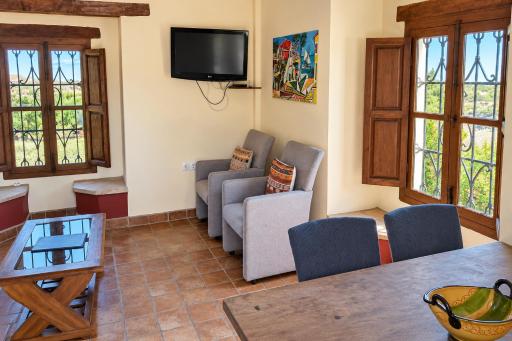 Castle Tower apartment in rural holiday park 'Picasso' - Housity