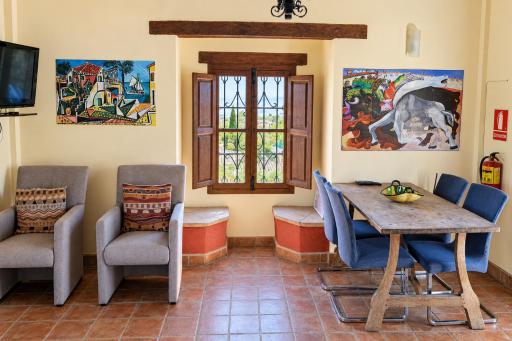 Castle Tower apartment in rural holiday park 'Picasso' - Housity