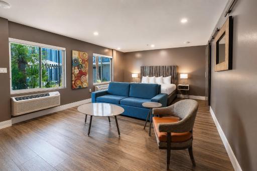 Oasis at Gold Spike - Housity