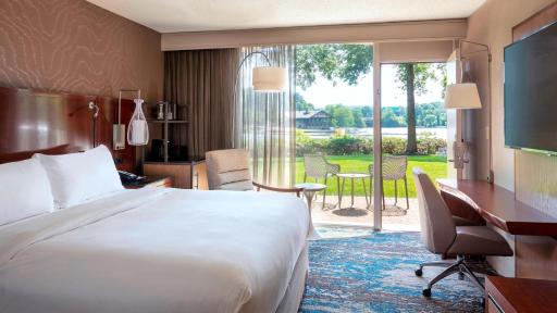 Boston Marriott Newton - Housity