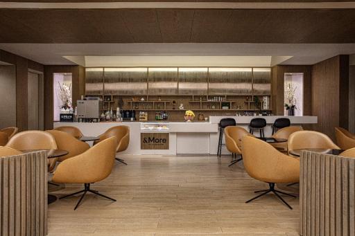 Sheraton LaGuardia East Hotel - Housity
