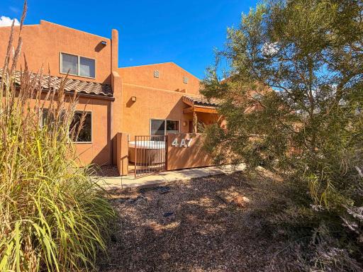 Cairn House #4A7 - Housity
