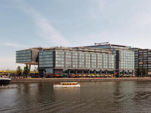 DoubleTree by Hilton Amsterdam Centraal Station - Housity