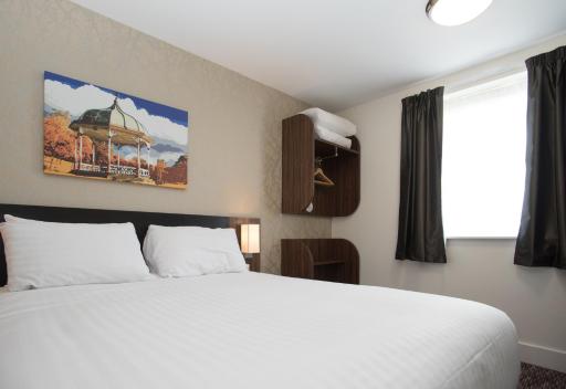 Willows, Blackburn by Marston's Inn - Housity