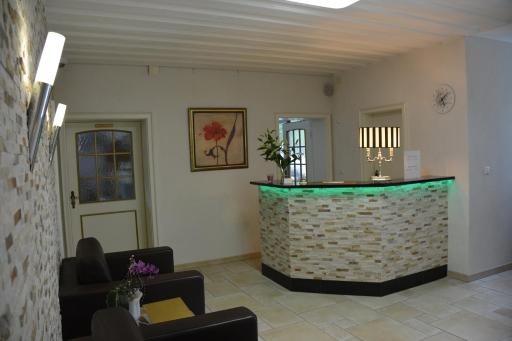 Alpina Hotel - Housity