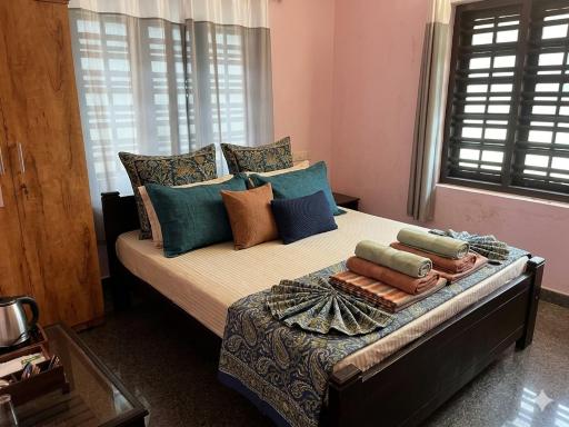 The Camp Club Beach Villa - Housity