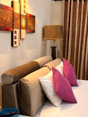 Atrium - ICONIC APARTMENT - Housity