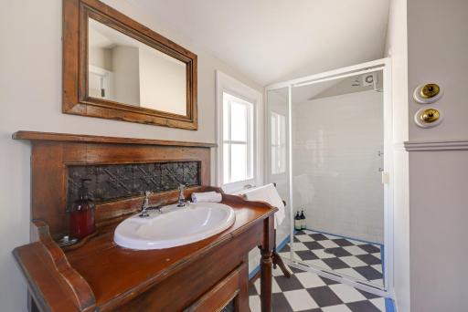 Beachfront · Private Beach Violet by Hyams Beach Seaside Cottages - Housity