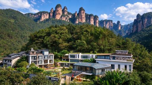 Zhangjiajie Speak to Stone Art Holiday Hotel - Housity