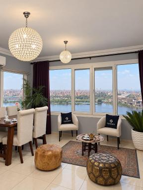 Nile Pyramidal View Apartment - Housity