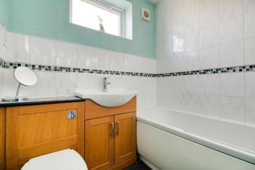 Moorland House - Housity