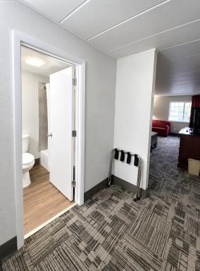 Royal Inn Hotel - Housity