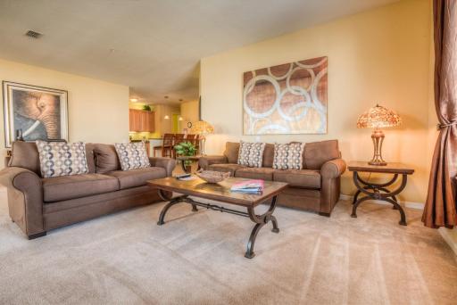 Luxurious Condo wPrivate Balcony AMAZING View - Housity