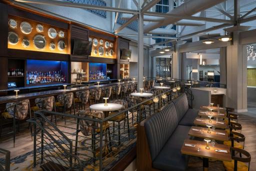 Southbank Hotel by Marriott Jacksonville Riverwalk - Housity