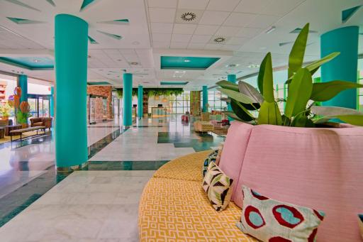 Holiday World RIWO Hotel. - Housity