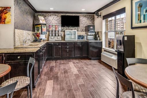 Quality Inn & Suites Dallas-Cityplace - Housity