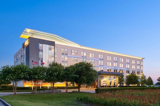 Aloft Hotel Plano - Housity