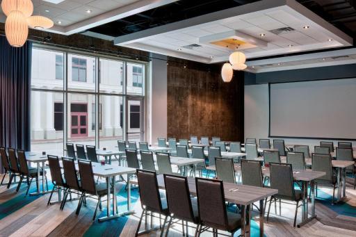 Aloft Fort Worth Downtown - Housity
