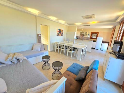 EDEN CAP : A delightful villa lodges 11 adults just one km away from Monte Carlo station - Housity