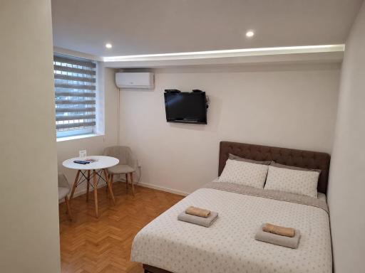 Bistrik Studio - Housity