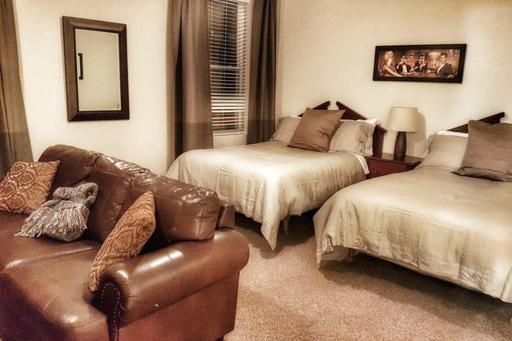 Cozy Little Apartment #11 by Amazing Property Rentals - Housity