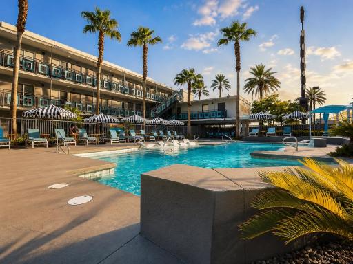 Oasis at Gold Spike - Housity