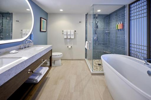 Hilton Hawaiian Village Waikiki Beach Resort - Housity