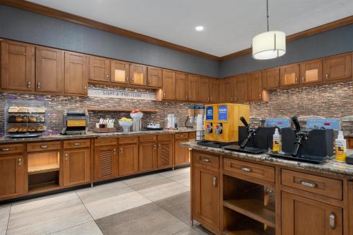 Hampton Inn and Suites Cincinnati - Downtown - Housity