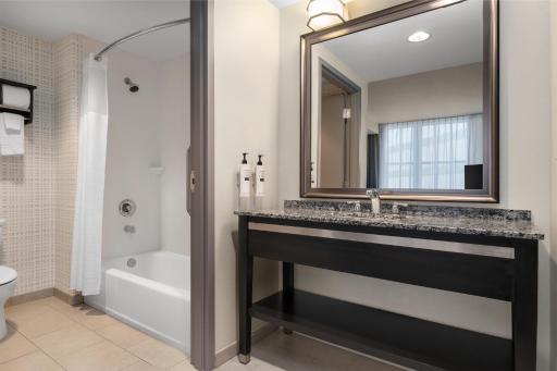 Hampton Inn and Suites Cincinnati - Downtown - Housity