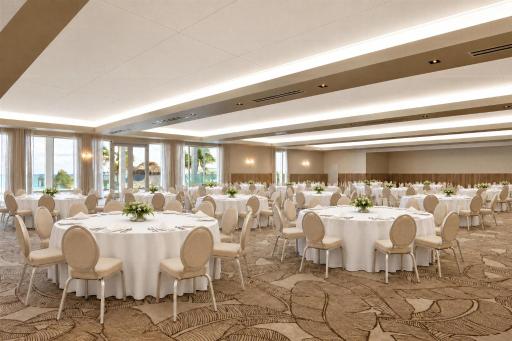 Newport Beachside Hotel & Resort - Housity