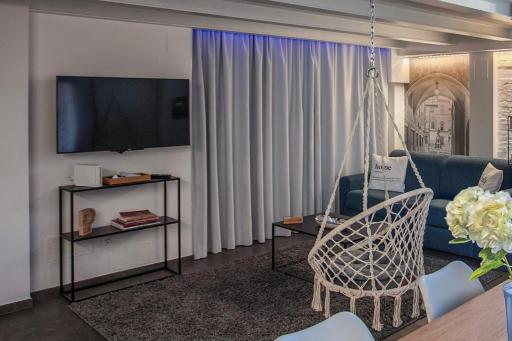 Pam Style Home - Housity