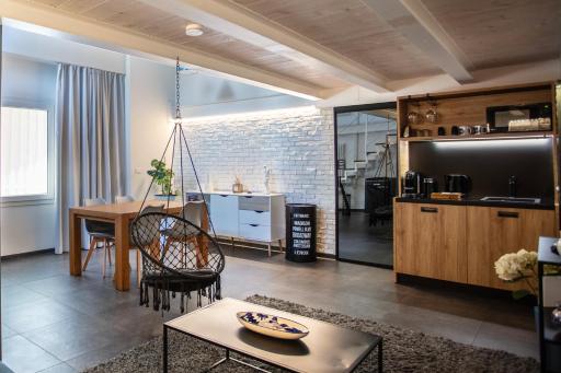 Pam Style Home - Housity