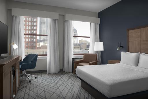 Hampton Inn Indianapolis Downtown Across from Circle Centre - Housity