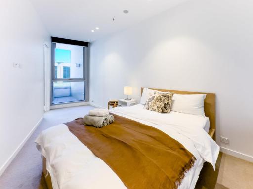 Fawkner Residence 1B2B condo Smart TV - Housity
