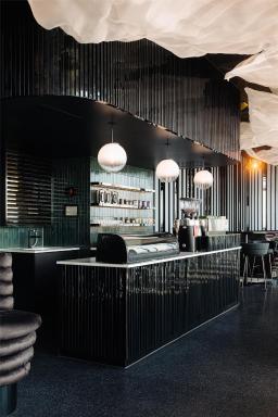 DoubleTree by Hilton Amsterdam Centraal Station - Housity