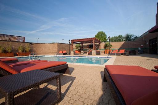 Hilton Charlotte University Place - Housity