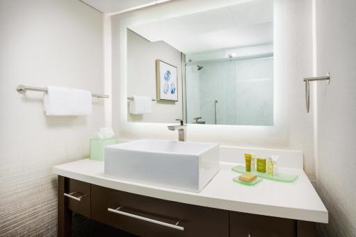 Hilton Charlotte University Place - Housity