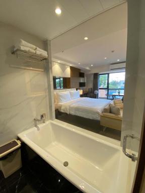 One Euphoria - Housity