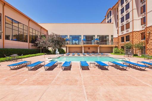 Hampton Inn & Suites Dallas-Mesquite - Housity