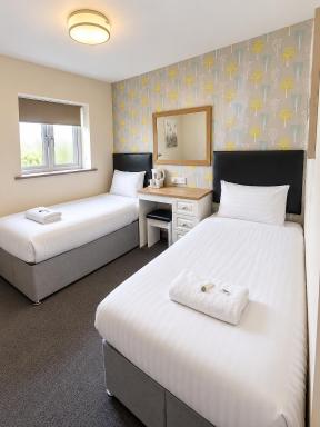 The Avenue Club and Lodge - Housity