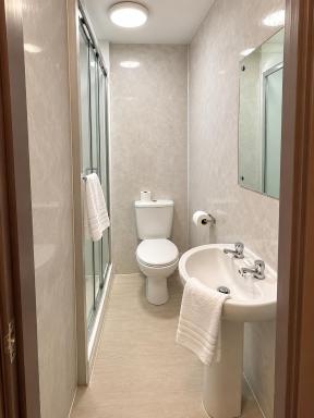 The Avenue Club and Lodge - Housity