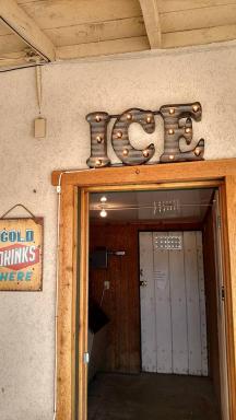 The Atomic Blue Motor-Inn - Housity