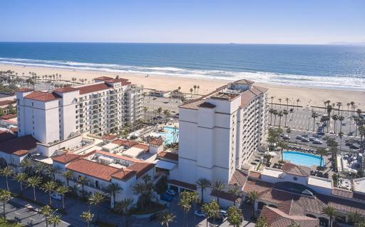 The Waterfront Beach Resort, A Hilton Hotel - Housity