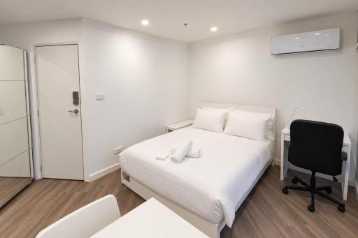 Dana-Cozy Studio in City Center-Free Parking - Housity