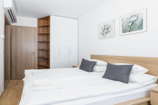 Elisabeth Downtown Apartments by UrbanRent - Housity