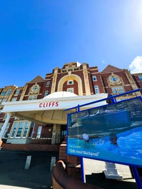 Cliffs Hotel - Housity