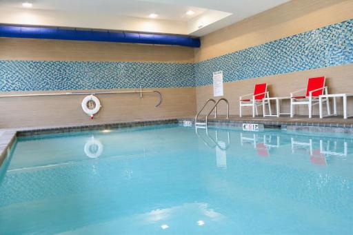 Holiday Inn Express Hotel & Suites Knoxville, an IHG Hotel - Housity