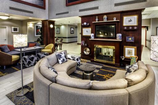 Hampton Inn & Suites Staten Island - Housity